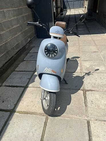 электроний скутер: 🛵 Продаётся электроскутер 📌 Максимальная скорость: 45–50 км/ч 📌 Запас — 3