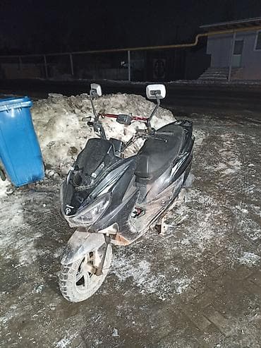 Продаю скутер макси срочно