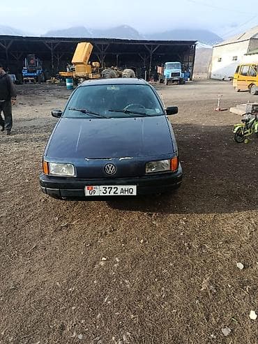 авто рынык: Volkswagen Passat: 1990 г., 1.8 л, Механика, Бензин, Седан — 2