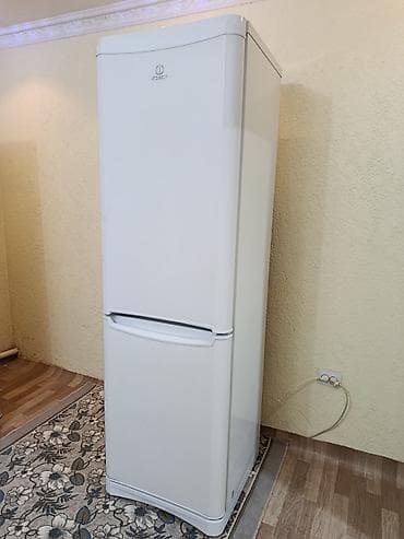 лабо рефрижатор: Холодильник Indesit, Б/у, Двухкамерный, De frost (капельный), 60 * 2 * 60 — 3