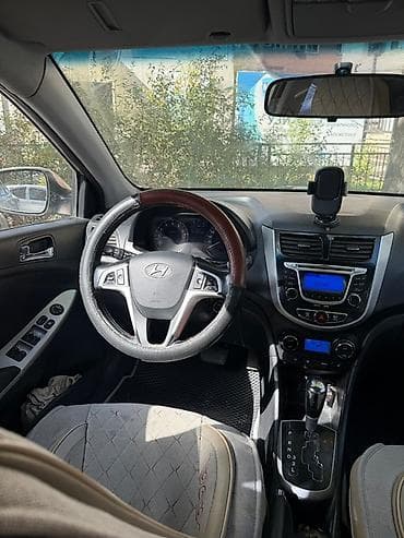solaris accent: Hyundai Solaris: 2012 г., 1.6 л, Автомат, Бензин, Седан — 6