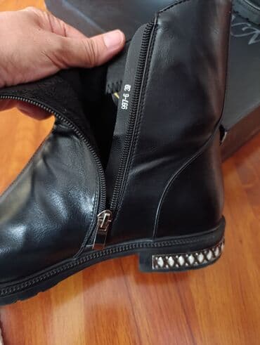 Оксфорды: Продается деми Челси в отличном состоянии размер 39. Размер в размер — 4