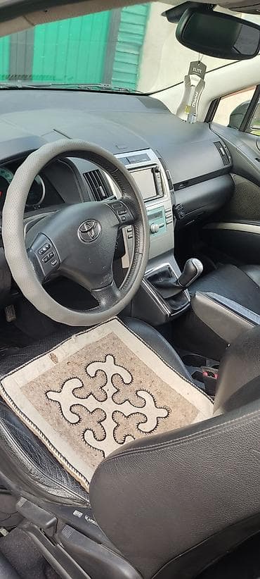 maxima j30: Toyota Corolla Verso: 2005 г., 2 л, Ручные, Дизель, Минивэн — 10