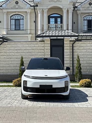 Lixiang L6: 2024 г., 1.5 л, Автомат, Гибрид, Кроссовер