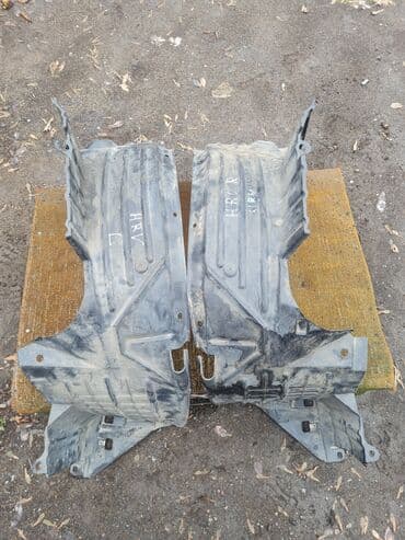 Подкрыльники на Хонда HRV передние at lalafo.kg Подкрыльники на Хонда HRV передние