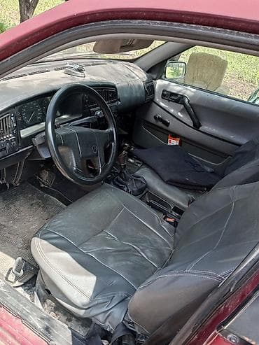 салон е46: Volkswagen Passat: 1989 г., 1.8 л, Кол менен иштөөчү, Бензин — 2