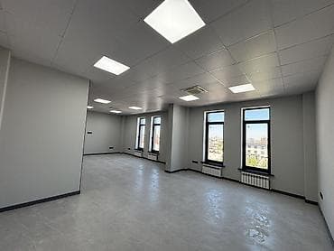 Коммерциялык мүлк: Кеңселерди ижаралоо, 65 м², Бизнес борборунда, Өзүнчө санитардык түйүнү менен — 2