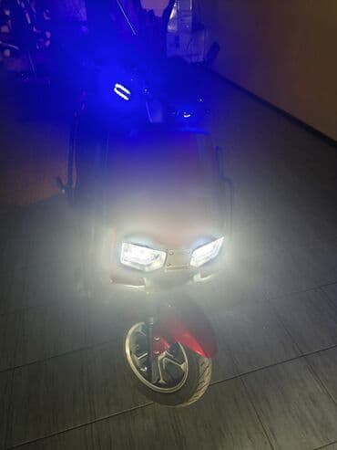 спортивный мото: Электроскутер Vudu (красный) - Электропривод, бесшумная работа, без — 7