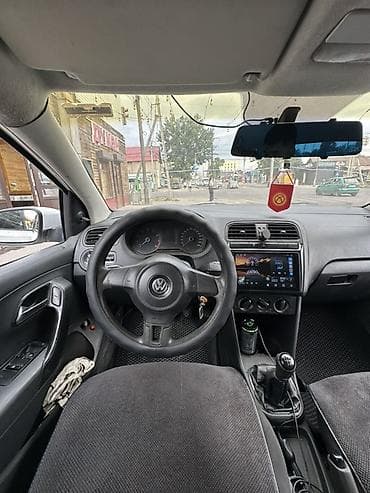 прием стекл: Volkswagen Polo: 2014 г., 1.6 л, Механика, Бензин, Седан — 8