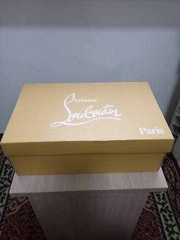 Белые низкие кеды Louboutin СРОЧНО ПРАДАЁТСЯ ‼️ - Лаконичный дизайн в