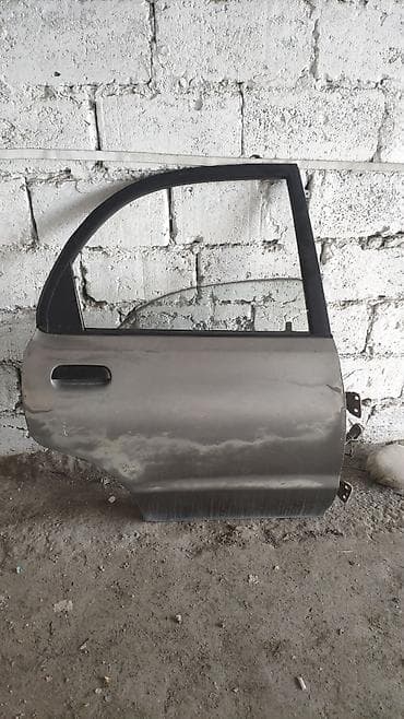 mazda 623: Дверь Комплект Mazda — 6