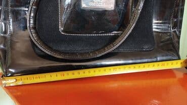 бу чехол: 100 сом. Сумка б/у, в хорошем состоянии. Не работает наружный замок — 2