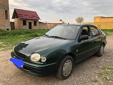 Унаа сатуу: Toyota Corolla: 1999 г., 1.6 л, Кол менен иштөөчү, Бензин, Хетчбек — 2