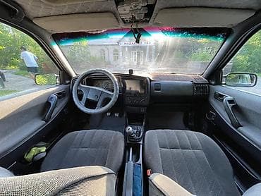 Продажа авто: Volkswagen Passat: 1993 г., 2 л, Механика, Бензин, Седан — 2