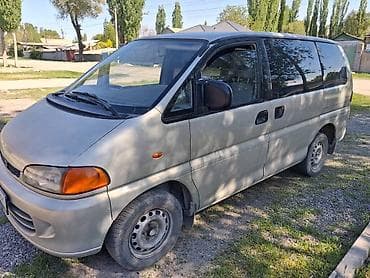 Mitsubishi Space Gear: 1996 г., 2 л, Ручные, Минивэн