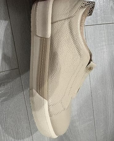 lacoste обувь бишкек: Женский лофер бежевого цвета. Производство Турция. Бренд: Elle - — 3