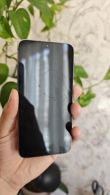 экран сломанный: Samsung Galaxy S23, цвет - Черный — 3