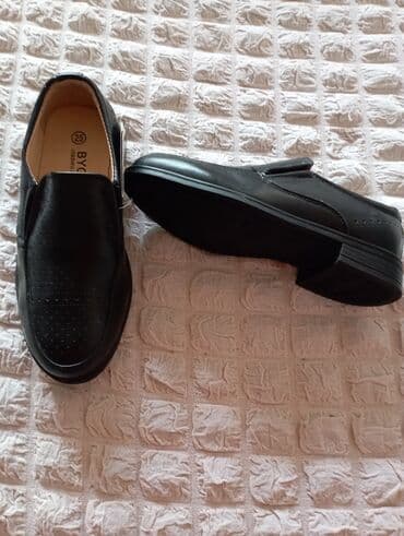 размер 28: Продаю новые мальчиковые туфельки, 25 размер, размер стелек 16 см, в — 3