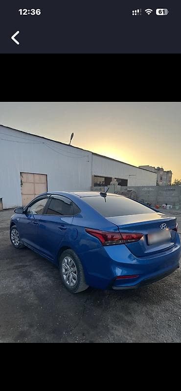 santa fe: Hyundai Solaris: 2017 г., Бензин, Седан — 4