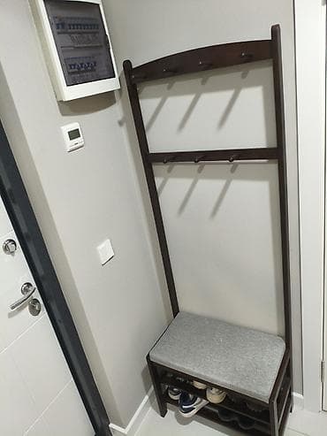 вешалка в прихожей: Прихожая-гарнитур «скамья с вешалкой» компактного формата. - — 2