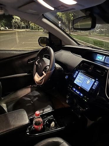 Продажа авто: Toyota Prius: 2016 г., 1.8 л, Автомат, Гибрид, Хэтчбэк — 6