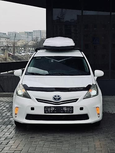 bmw e90: Toyota Prius: 2013 г., 1.8 л, Типтроник, Гибрид, Универсал — 4