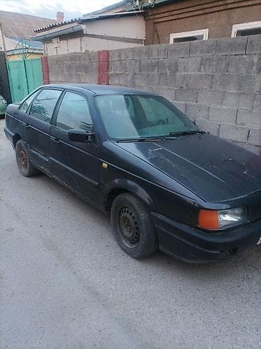 Volkswagen Passat: 1988 г., 1.8 л, Механика, Бензин, Седан