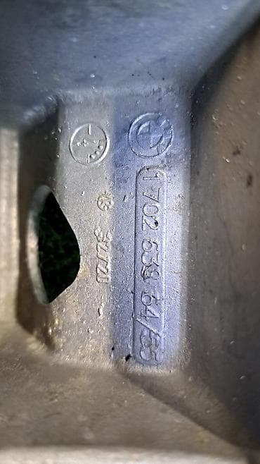 е38: Кронштейн опоры двигателя Е39 Е38 1 702 638 Год 1996 В отличном — 6