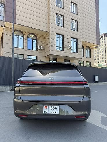sea lion 06: Lixiang L6: 2024 г., 1.5 л, Автомат, Электромобиль, Кроссовер — 4