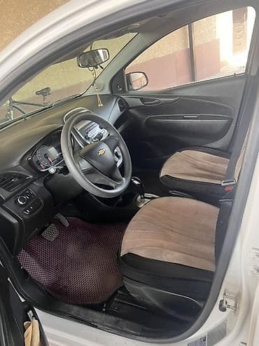2017: Chevrolet Spark: 2017 г., Бензин, Хэтчбэк — 5