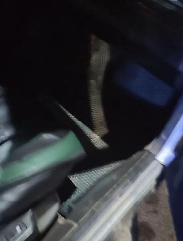 sprinter 4 4: Mercedes-Benz 190: 1992 г., Седан — 3