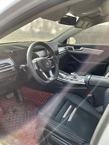 BYD: BYD Qin: 2020 г., Вариатор, Электромобиль, Седан — 2