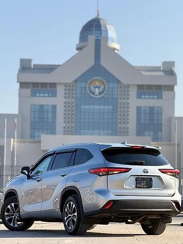Toyota Highlander: 2022 г., 2.5 л, Гибрид, Кроссовер — 2