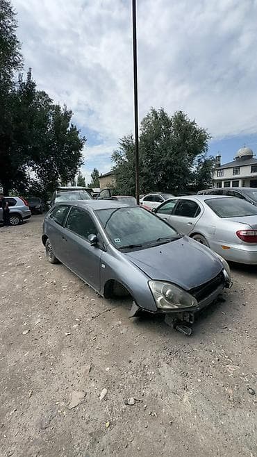 багажник скутер: Honda Civic 3‑дв. хэтчбек (VII поколение, приблизительно 2001–2005) — 1