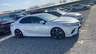 сурон байк: Toyota Camry: 2019 г., Бензин, Седан — 2