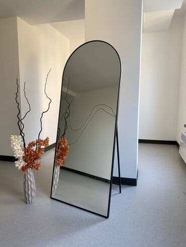 Арачное зеркало. цена зависит от размера. рамка: черный, золото