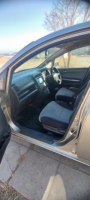 rf 2: Honda Stream: 2002 г., 1.7 л, Автомат, Бензин — 2