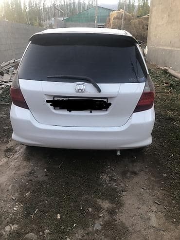 Унаа сатуу: Honda Fit: 2004 г., 1.3 л, Вариатор, Бензин, Хетчбек — 2