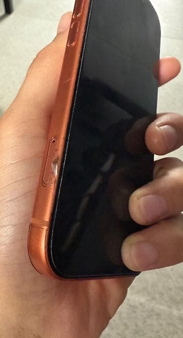 iph: IPhone 17 Pro, Б/у, 256 ГБ, Оранжевый, Наушники, Зарядное устройство, Защитное стекло, 100 % — 3