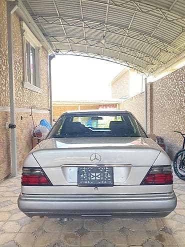 mers e124: Mercedes-Benz W124: 1993 г., 2.2 л, Механика, Бензин, Седан — 4