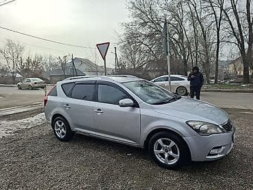 matiz bar: Kia Ceed: 2011 г., 1.6 л, Автомат, Газ, Универсал — 1