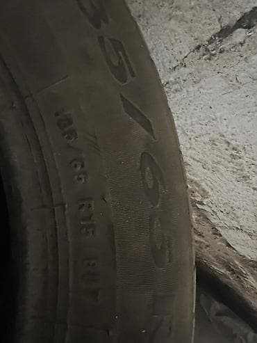 Комплект из 4 автомобильных шин. Характеристики: - Размер: 185/65 R15 — 2
