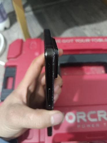 pro 5: Asus ROG Phone 8 Pro — 4