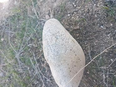 сары булун: Крупный окатанный валун для ландшафтного дизайна. - Материал — 2