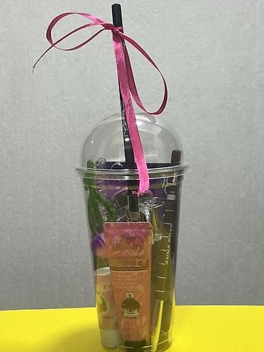 линзы цветные: Подарочный набор в стакане с бантом Состав: - Прозрачный пластиковый — 1