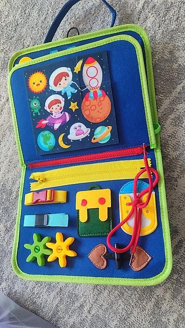 костюмы для детей: Развивающие игрушка Бизиборд-папка. Сделана из мягкого фетра,внутри — 10