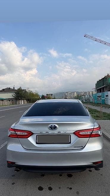 Toyota Camry: 2018 г., Вариатор, Гибрид, Седан — 4