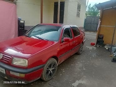 Транспорт: Volkswagen Vento: 1992 г., 1.8 л, Механика, Бензин, Седан — 1