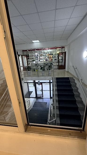 Аренда офисов, 35 м², В бизнес центре, 1 линия