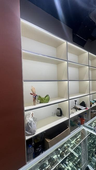 Витрина Для аксессуаров, С подсветкой, 270 см * 350 см * 40 см, Новый